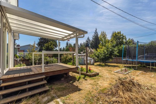 5605 Ocean Avenue, Sechelt, BC - Outdoor With Deck Patio Veranda