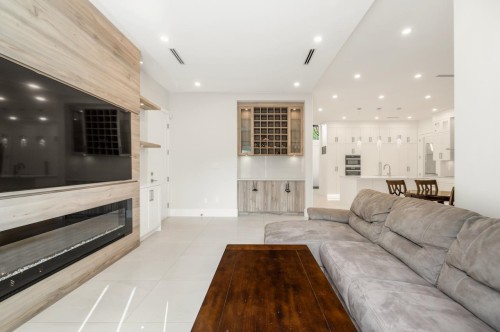 6591 Goldsmith Drive, Richmond, BC - Indoor Photo Showing Living Room With Fireplace