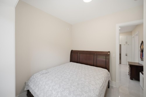 6591 Goldsmith Drive, Richmond, BC - Indoor Photo Showing Bedroom
