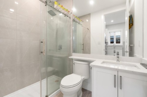 6591 Goldsmith Drive, Richmond, BC - Indoor Photo Showing Bathroom