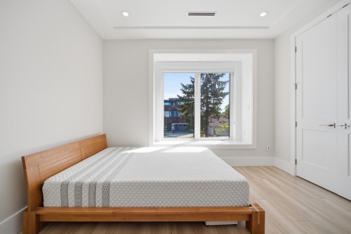 6591 Goldsmith Drive, Richmond, BC - Indoor Photo Showing Bedroom