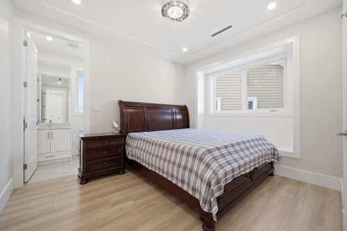 6591 Goldsmith Drive, Richmond, BC - Indoor Photo Showing Bedroom