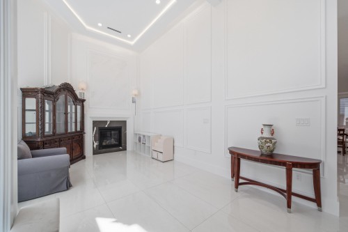 6591 Goldsmith Drive, Richmond, BC - Indoor Photo Showing Other Room With Fireplace