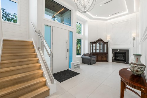 6591 Goldsmith Drive, Richmond, BC - Indoor Photo Showing Other Room With Fireplace