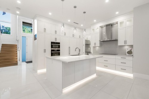 6591 Goldsmith Drive, Richmond, BC - Indoor Photo Showing Kitchen With Upgraded Kitchen