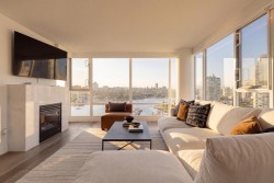 1707-1033 Marinaside Crescent  Vancouver, BC V6Z 3A3