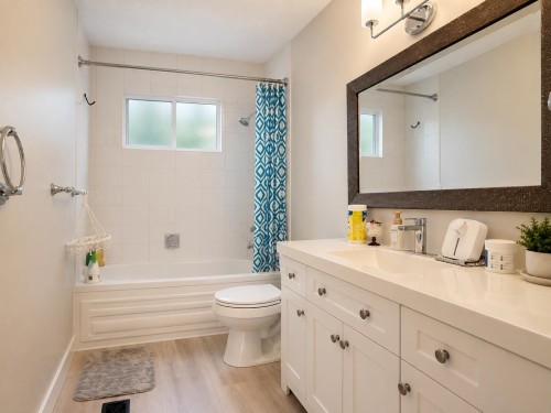 443 Mundy Street, Coquitlam, BC - Indoor Photo Showing Bathroom