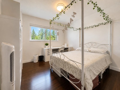 443 Mundy Street, Coquitlam, BC - Indoor Photo Showing Bedroom