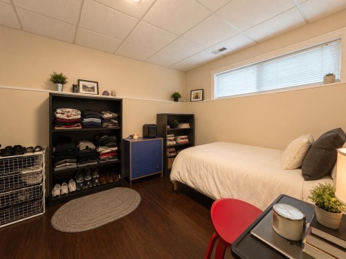 443 Mundy Street, Coquitlam, BC - Indoor Photo Showing Bedroom