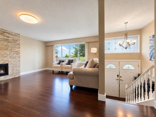 443 Mundy Street, Coquitlam, BC - Indoor Photo Showing Living Room With Fireplace