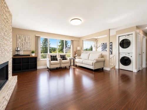 443 Mundy Street, Coquitlam, BC - Indoor Photo Showing Living Room With Fireplace