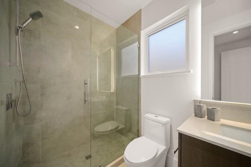 205 Kinsey Drive, Anmore, BC - Indoor Photo Showing Bathroom