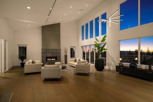 205 Kinsey Drive, Anmore, BC - Indoor With Fireplace