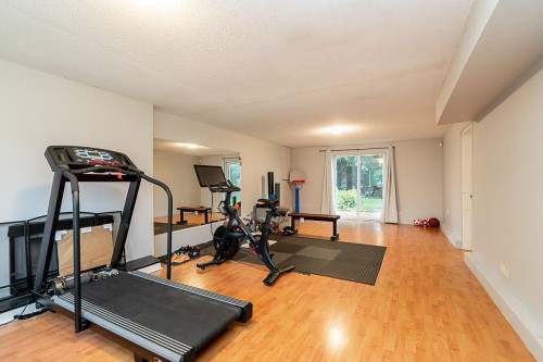 10080 Aintree Crescent, Richmond, BC - Indoor Photo Showing Gym Room