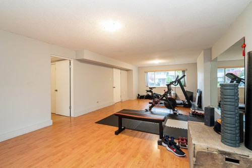 10080 Aintree Crescent, Richmond, BC - Indoor Photo Showing Gym Room