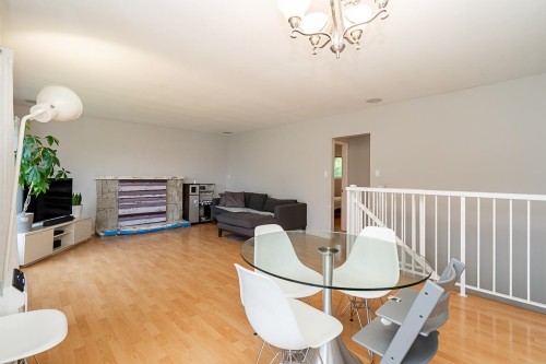10080 Aintree Crescent, Richmond, BC - Indoor Photo Showing Dining Room