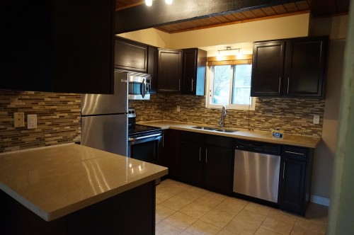 3944 Inverness Street, Port Coquitlam, BC - Indoor Photo Showing Kitchen With Double Sink