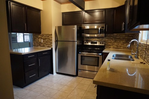3944 Inverness Street, Port Coquitlam, BC - Indoor Photo Showing Kitchen With Double Sink With Upgraded Kitchen