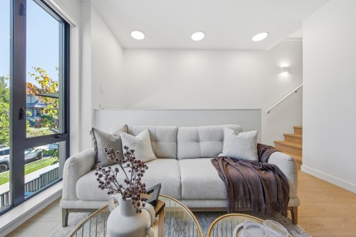 2408 12Th Avenue E, Vancouver, BC - Indoor