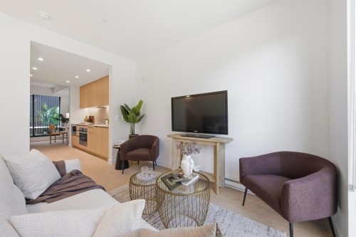 2408 12Th Avenue E, Vancouver, BC - Indoor Photo Showing Living Room