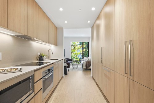 2408 12Th Avenue E, Vancouver, BC - Indoor Photo Showing Kitchen With Upgraded Kitchen