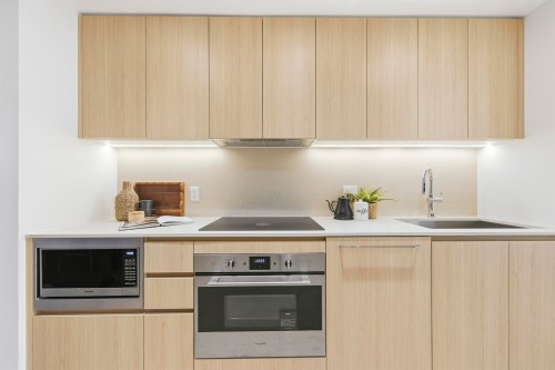 2408 12Th Avenue E, Vancouver, BC - Indoor Photo Showing Kitchen