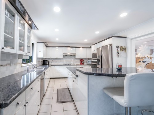 1224 14Th Street E, North Vancouver, BC 