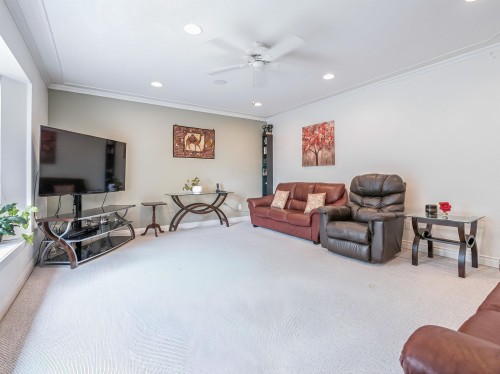 1224 14Th Street E, North Vancouver, BC 
