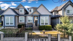 907 Harris Avenue  Coquitlam, BC V3K 1S2