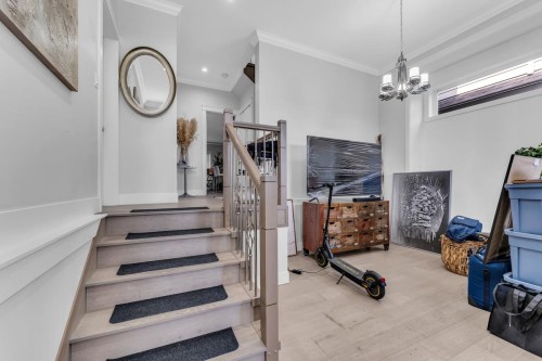 907 Harris Avenue, Coquitlam, BC - Indoor Photo Showing Other Room