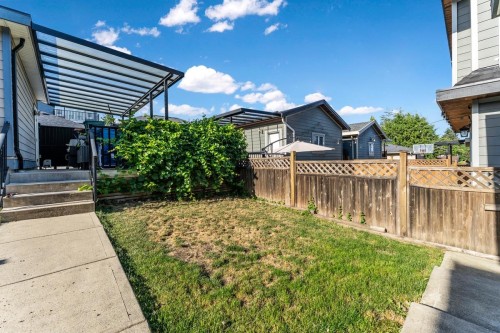 907 Harris Avenue, Coquitlam, BC - Outdoor