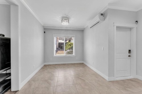 907 Harris Avenue, Coquitlam, BC - Indoor Photo Showing Other Room