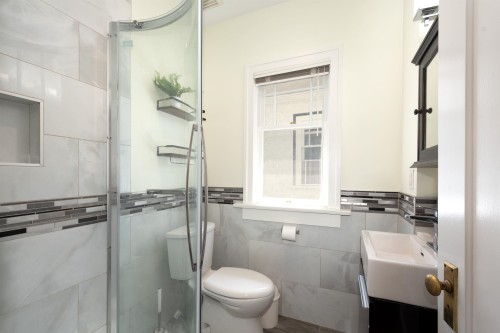 3908 Blenheim Street, Vancouver, BC - Indoor Photo Showing Bathroom