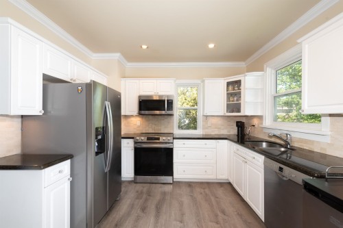 3908 Blenheim Street, Vancouver, BC - Indoor Photo Showing Kitchen