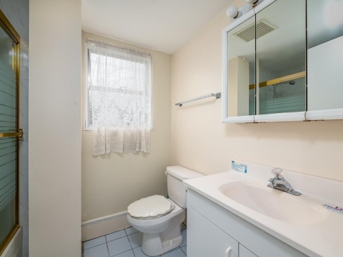 6031 Alta Court, Richmond, BC - Indoor Photo Showing Bathroom