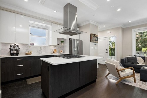 1336 23 Avenue E, Vancouver, BC 