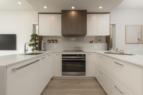 388 45Th Avenue W, Vancouver, BC - Indoor Photo Showing Kitchen