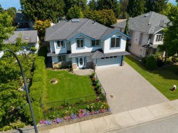 20389 121 B Avenue Maple Ridge, BC V2X 2Z5