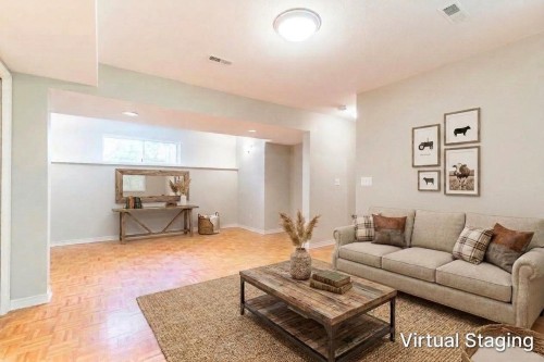 3330 Hyde Park Place, Coquitlam, BC - Indoor Photo Showing Living Room