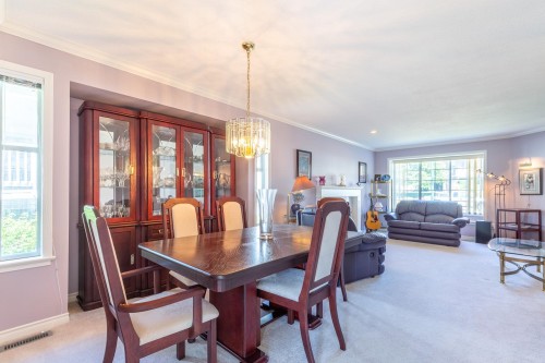3330 Hyde Park Place, Coquitlam, BC - Indoor Photo Showing Dining Room