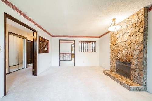 10593 Yarmish Drive, Richmond, BC - Indoor With Fireplace