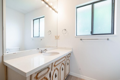 10593 Yarmish Drive, Richmond, BC - Indoor Photo Showing Bathroom