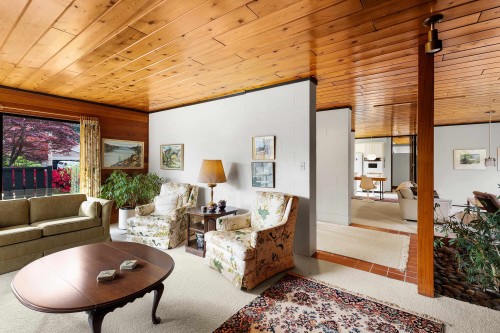 1042 Kuma Crescent, Delta, BC - Indoor Photo Showing Living Room