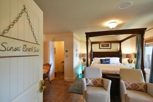 7545 Islets Place, Sechelt, BC - Indoor Photo Showing Bedroom
