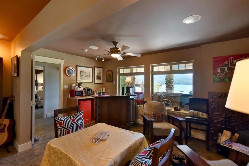 7545 Islets Place, Sechelt, BC - Indoor Photo Showing Dining Room