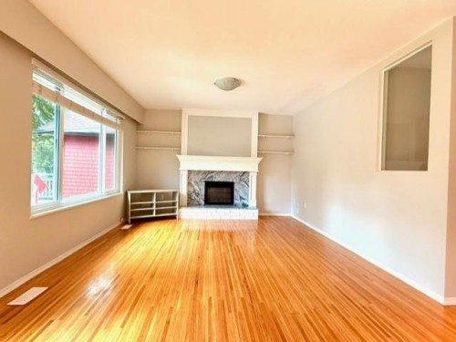 Upper-3444 Church , North Vancouver, BC V7K 2L4 4