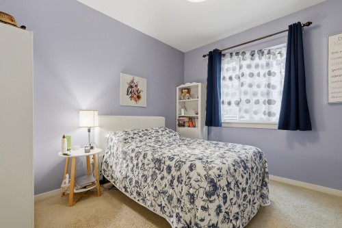 1386 Coast Meridian Road, Coquitlam, BC - Indoor Photo Showing Bedroom