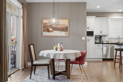 1386 Coast Meridian Road, Coquitlam, BC - Indoor Photo Showing Dining Room