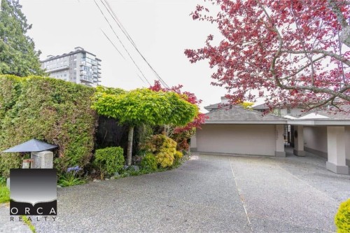 2424 Bellevue Avenue, West Vancouver, BC - Outdoor