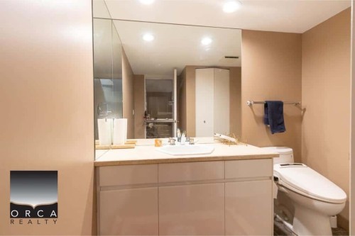 2424 Bellevue Avenue, West Vancouver, BC - Indoor Photo Showing Bathroom